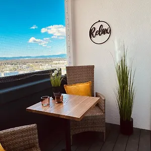 Apartment Sky21 * Langen Exklusives Vollausstattung / Zentrale Lage *neu* 